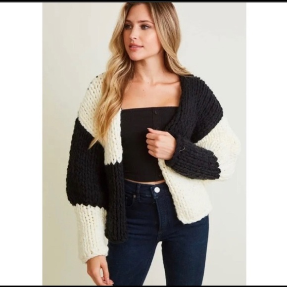 YIN AND YANG Cable Knit Cardi-LAST ONE ☝️ - Picture 4 of 6